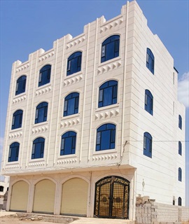 صوره - عماره للبيع في صنعاء قرب جوله دار سلم على شارع 18 متر